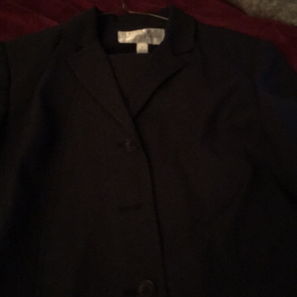 Ladies pants suit